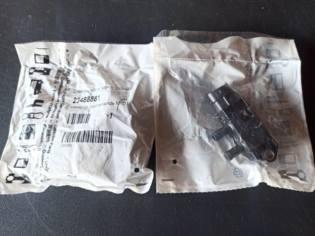 VOLVO DIFFERENTIAL PRESSURE SENSOR 23488881 - Senzor za Kamion: slika 2 VOLVO DIFFERENTIAL PRESSURE SENSOR 23488881 - Senzor za Kamion: slika 2