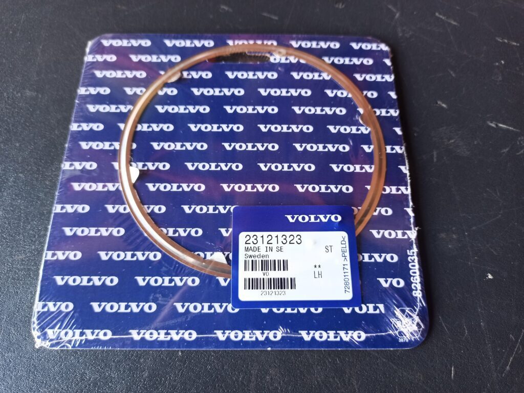 VOLVO EXHAUST PIPE GASKET 23121323 - Auspuh za Kamion: slika 1 VOLVO EXHAUST PIPE GASKET 23121323 - Auspuh za Kamion: slika 1
