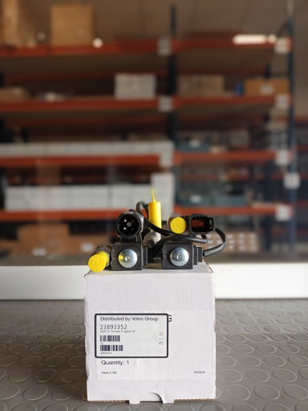 VOLVO FUEL CONTROL UNIT 23893352, 7423893352 - Obrada goriva/ Dostava goriva za Kamion: slika 2 VOLVO FUEL CONTROL UNIT 23893352, 7423893352 - Obrada goriva/ Dostava goriva za Kamion: slika 2