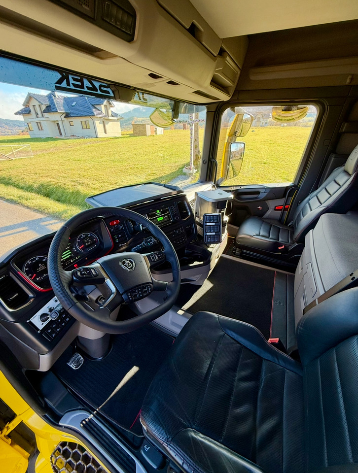 Šticar, Kamion sa dizalicom SCANIA R650: slika 14