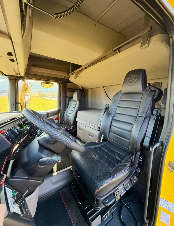 Šticar, Kamion sa dizalicom SCANIA R650: slika 12