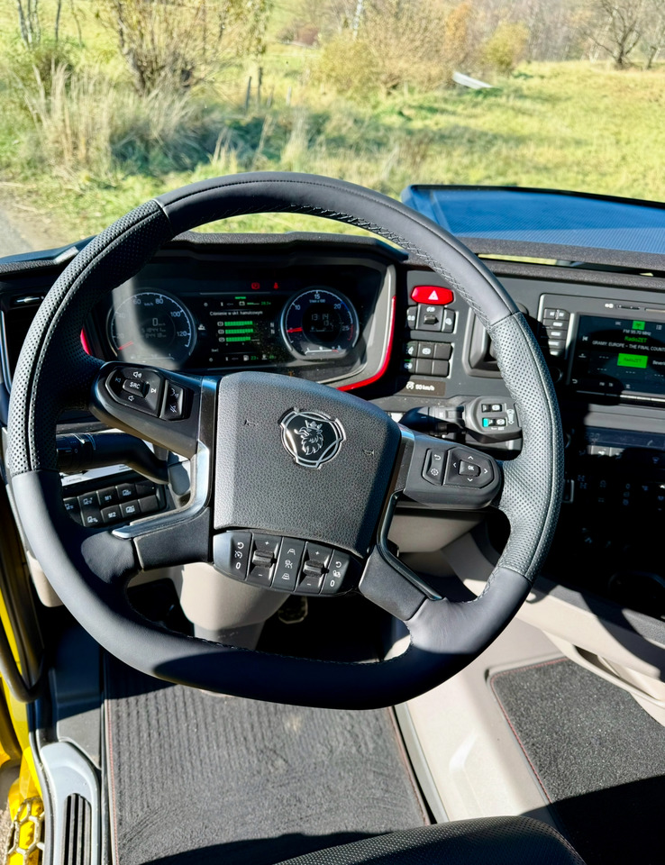 Šticar, Kamion sa dizalicom SCANIA R650: slika 13