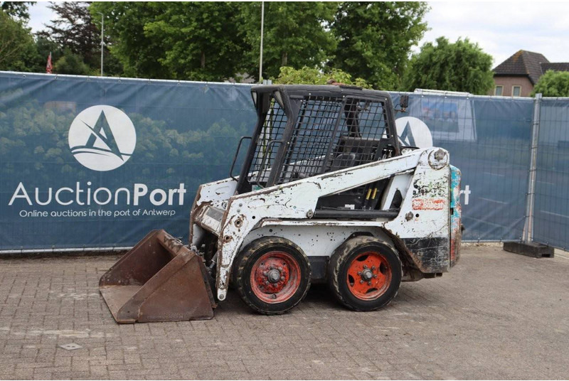 Bobcat S100 - Utovarivač točkaš: slika 1 Bobcat S100 - Utovarivač točkaš: slika 1