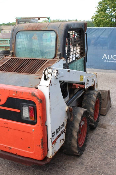 Bobcat S450 - Utovarivač točkaš: slika 5 Bobcat S450 - Utovarivač točkaš: slika 5