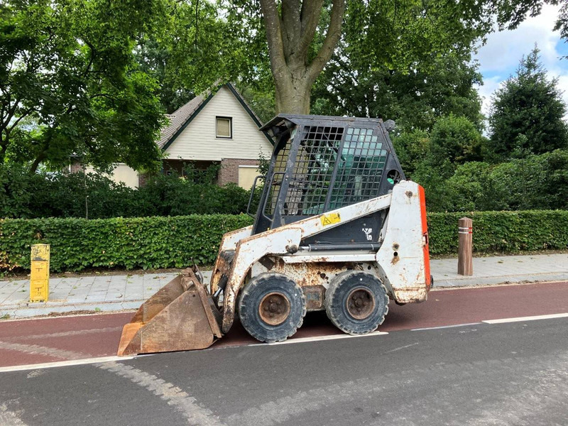 Bobcat S70 - Utovarivač točkaš: slika 1 Bobcat S70 - Utovarivač točkaš: slika 1