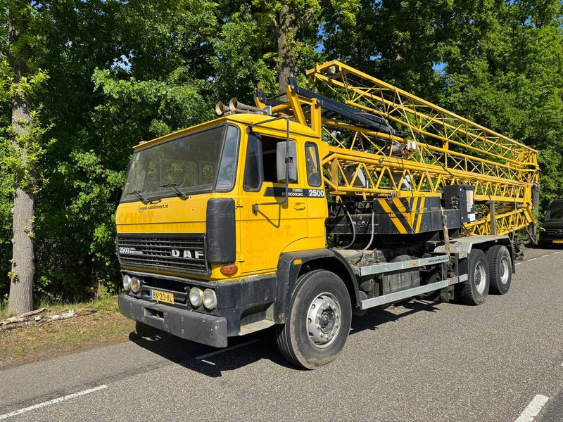 DAF 2500 - Kamion sa dizalicom: slika 1 DAF 2500 - Kamion sa dizalicom: slika 1