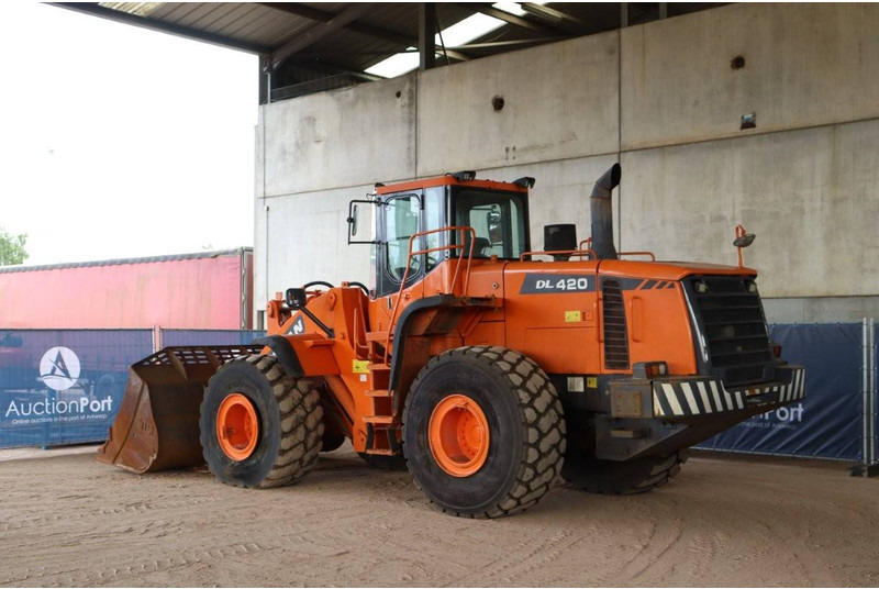 Doosan DL420 - Utovarivač točkaš: slika 4 Doosan DL420 - Utovarivač točkaš: slika 4