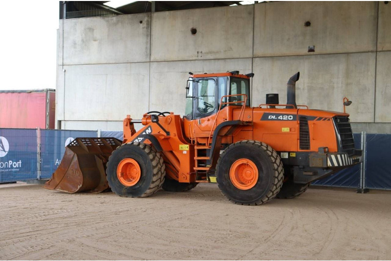 Doosan DL420 - Utovarivač točkaš: slika 3 Doosan DL420 - Utovarivač točkaš: slika 3