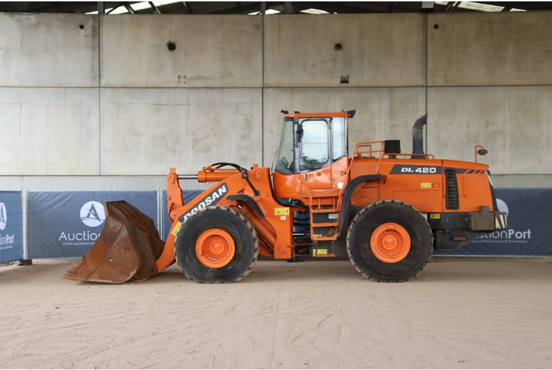 Doosan DL420 - Utovarivač točkaš: slika 2 Doosan DL420 - Utovarivač točkaš: slika 2