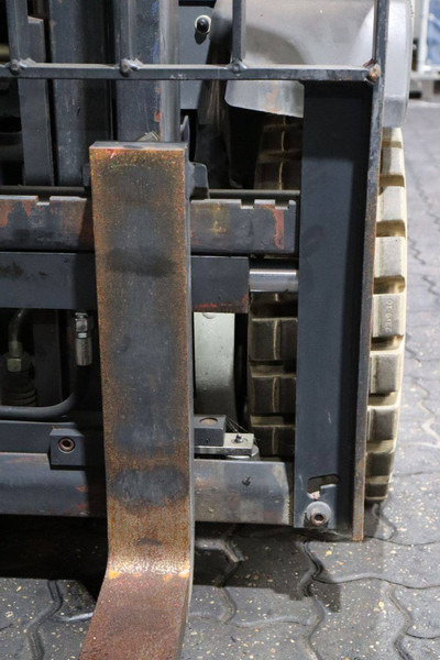 Gasni viljuškar Fenwick-Linde H25T-02: slika 12 Gasni viljuškar Fenwick-Linde H25T-02: slika 12