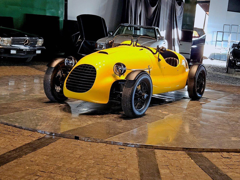 Ferrari Vintage Racer Ferrari-hommage Triumph - Limuzina: slika 1 Ferrari Vintage Racer Ferrari-hommage Triumph - Limuzina: slika 1