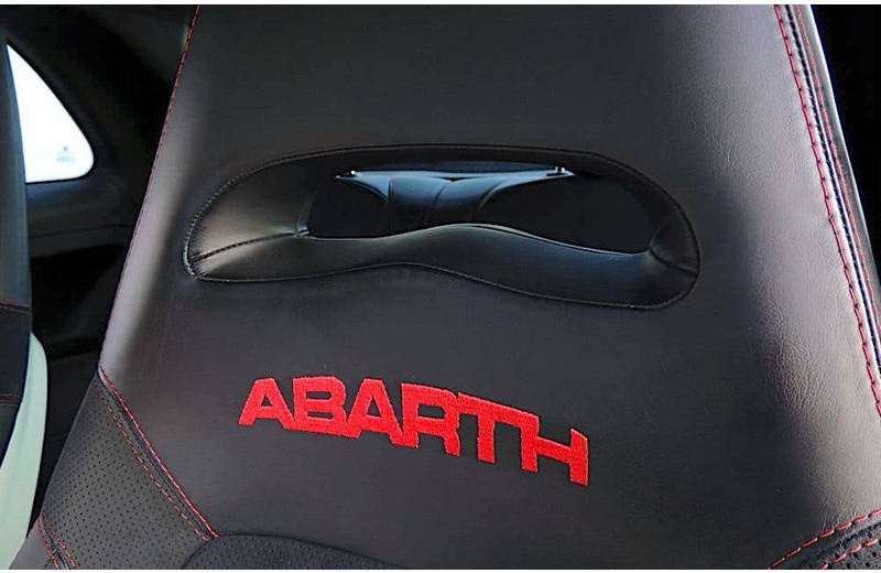Fiat 500 Abarth Tributo Ferrari (limited 142/200) - Limuzina: slika 5 Fiat 500 Abarth Tributo Ferrari (limited 142/200) - Limuzina: slika 5
