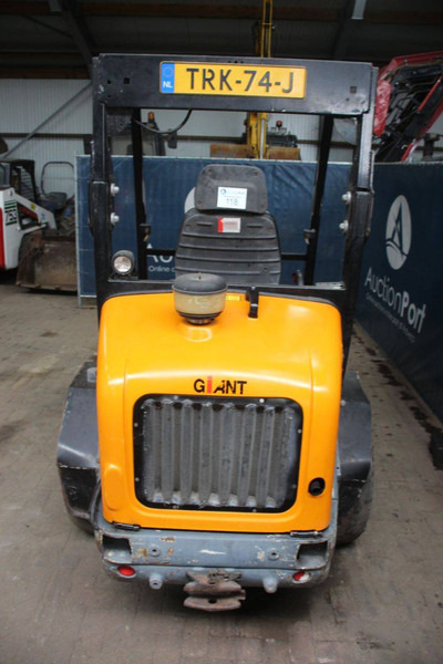 Giant V452T HD - Utovarivač točkaš: slika 4 Giant V452T HD - Utovarivač točkaš: slika 4