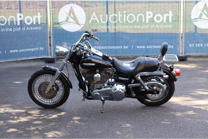 Harley-Davidson Dyna Super Glide - Motocikl: slika 2 Harley-Davidson Dyna Super Glide - Motocikl: slika 2