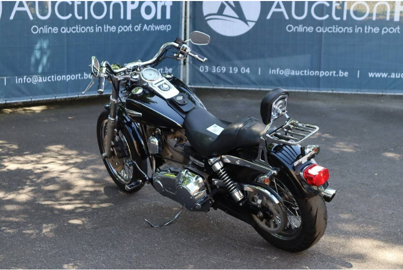 Harley-Davidson Dyna Super Glide - Motocikl: slika 4 Harley-Davidson Dyna Super Glide - Motocikl: slika 4