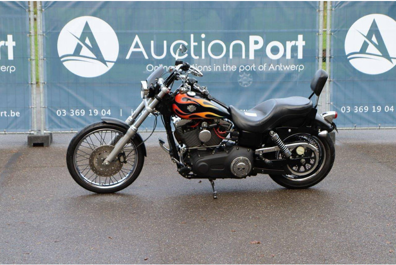Harley-Davidson Dyna Wide Glide - Motocikl: slika 1 Harley-Davidson Dyna Wide Glide - Motocikl: slika 1