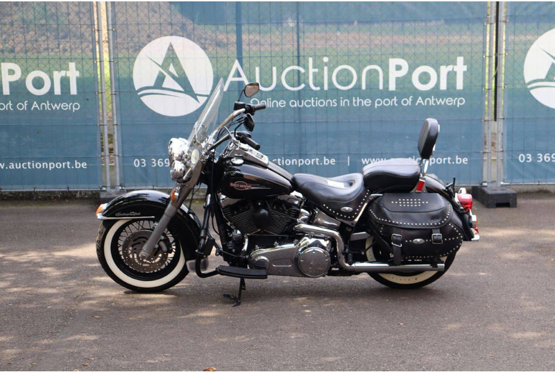 Harley-Davidson Heritage Softail Classic - Motocikl: slika 2 Harley-Davidson Heritage Softail Classic - Motocikl: slika 2