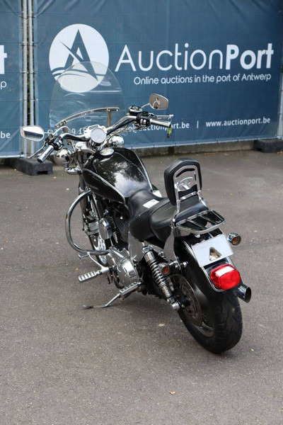 Harley-Davidson Sportster XL1200 Custom - Motocikl: slika 4 Harley-Davidson Sportster XL1200 Custom - Motocikl: slika 4