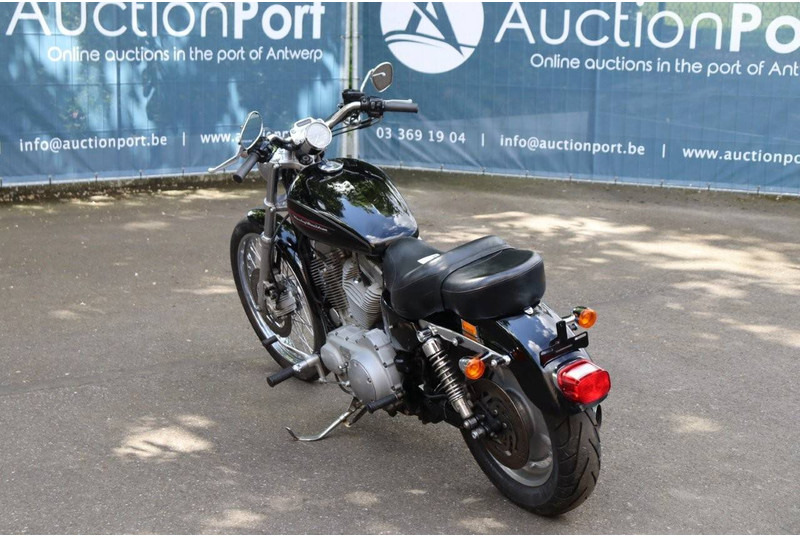 Harley-Davidson Sportster XL883 - Motocikl: slika 4 Harley-Davidson Sportster XL883 - Motocikl: slika 4