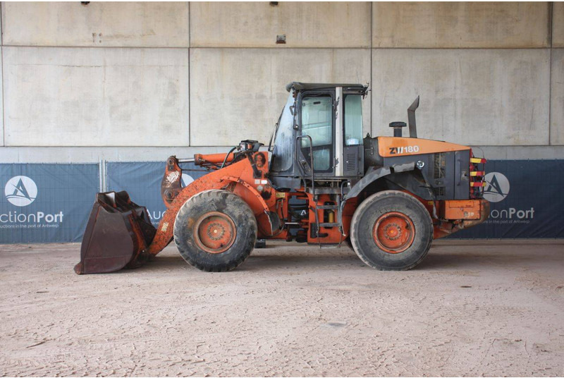 Hitachi ZW180 - Utovarivač točkaš: slika 2 Hitachi ZW180 - Utovarivač točkaš: slika 2