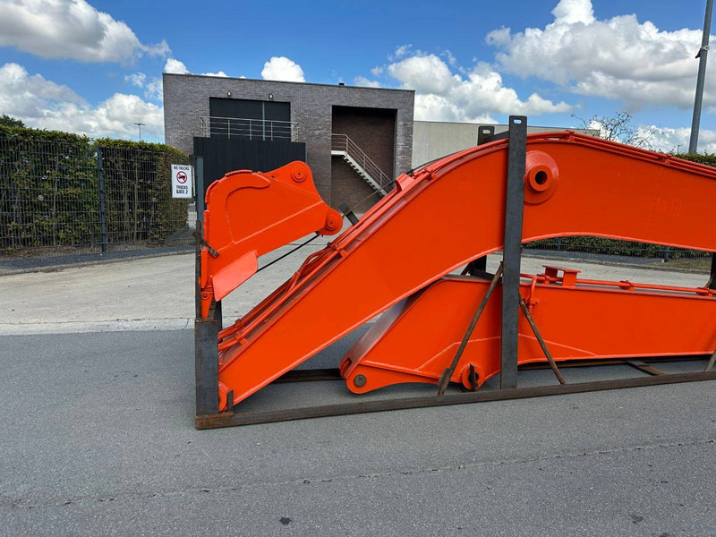 Hitachi ZX200 - Platforma: slika 5 Hitachi ZX200 - Platforma: slika 5