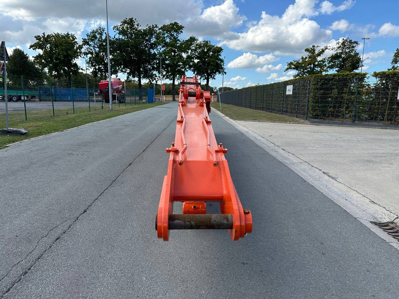 Hitachi ZX200 - Platforma: slika 2 Hitachi ZX200 - Platforma: slika 2