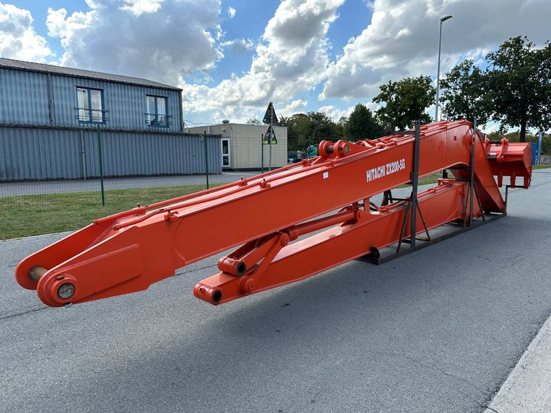 Hitachi ZX200 long reach - Pumpa za vodu: slika 1 Hitachi ZX200 long reach - Pumpa za vodu: slika 1
