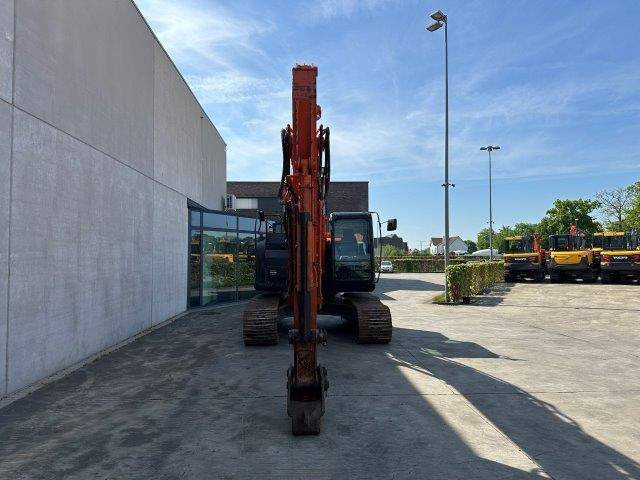 Hitachi ZX225USLC-6 - Bager guseničar: slika 2 Hitachi ZX225USLC-6 - Bager guseničar: slika 2