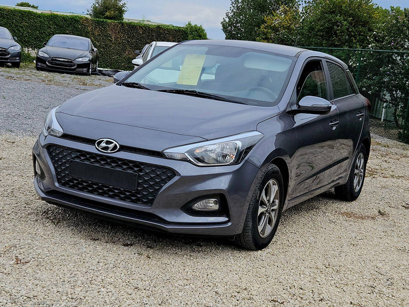 Hyundai i20 1.2 - Limuzina: slika 1 Hyundai i20 1.2 - Limuzina: slika 1