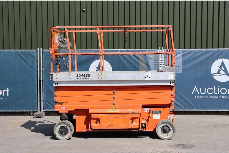 JLG 3246ES - Lift u obliku makaza: slika 2 JLG 3246ES - Lift u obliku makaza: slika 2