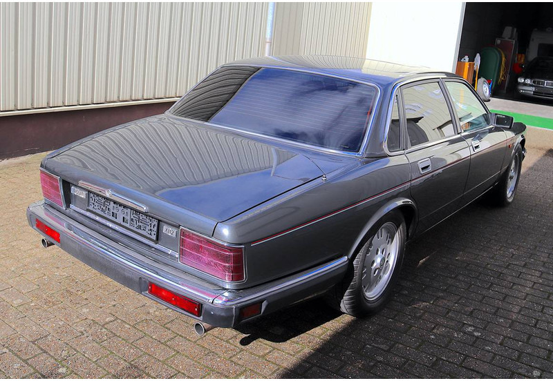 Jaguar XJ-12 - Limuzina: slika 4 Jaguar XJ-12 - Limuzina: slika 4