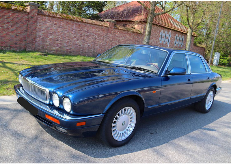 Jaguar XJ Sovereign 4.0 - Limuzina: slika 1 Jaguar XJ Sovereign 4.0 - Limuzina: slika 1