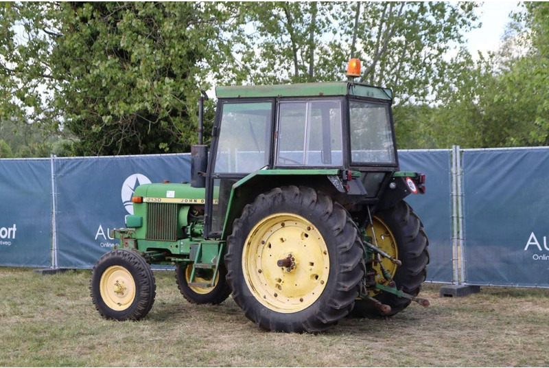John Deere 2130 - Traktor: slika 3 John Deere 2130 - Traktor: slika 3