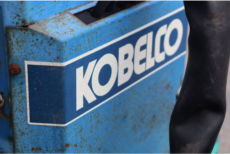Mini bager Kobelco SK007: slika 19