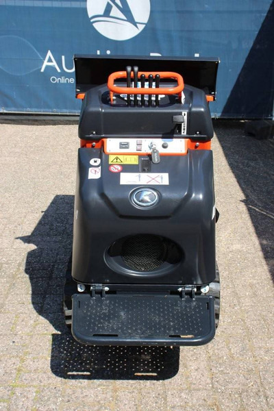 Kubota KC70 - Mini kiper: slika 4 Kubota KC70 - Mini kiper: slika 4