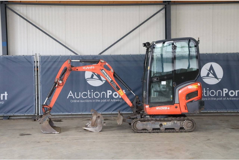 Kubota KX019-4 - Mini bager: slika 1 Kubota KX019-4 - Mini bager: slika 1