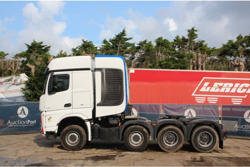 Mercedes-Benz Actros 4163 - Kamion sa golom šasijom i zatvorenom kabinom: slika 2 Mercedes-Benz Actros 4163 - Kamion sa golom šasijom i zatvorenom kabinom: slika 2