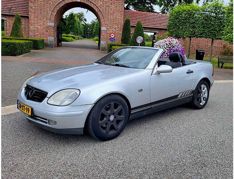 Mercedes-Benz SLK SLK200 Automatic - Limuzina: slika 1 Mercedes-Benz SLK SLK200 Automatic - Limuzina: slika 1