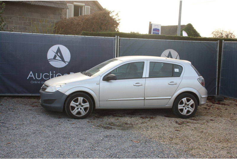 Opel Astra - Limuzina: slika 1 Opel Astra - Limuzina: slika 1