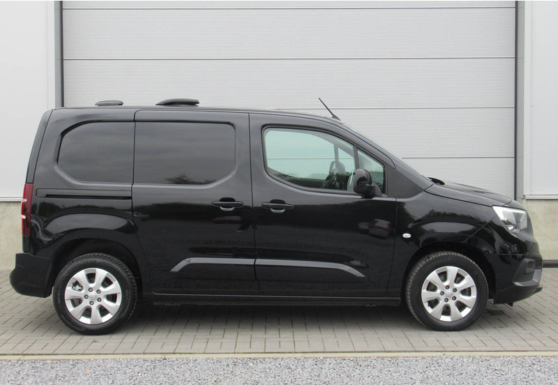 Opel Combo 1.5 D Automatic - Furgon: slika 2 Opel Combo 1.5 D Automatic - Furgon: slika 2