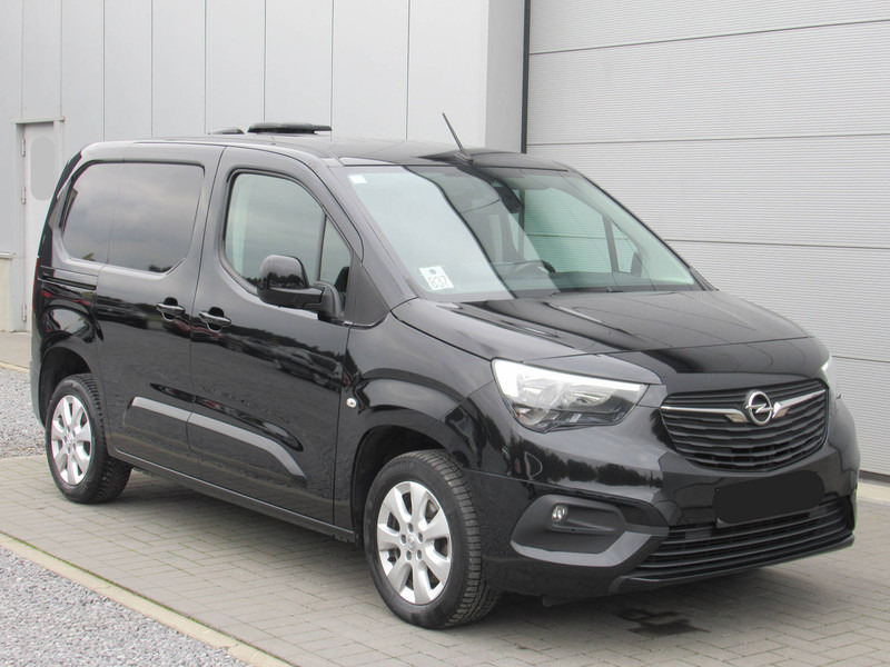 Opel Combo 1.5 D Automatic - Furgon: slika 4 Opel Combo 1.5 D Automatic - Furgon: slika 4