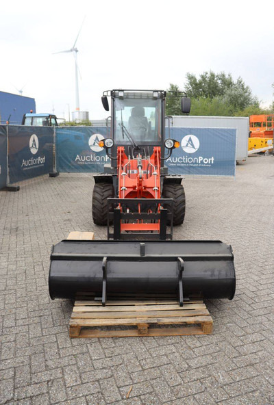 Utovarivač točkaš novi Panther 10-08: slika 8