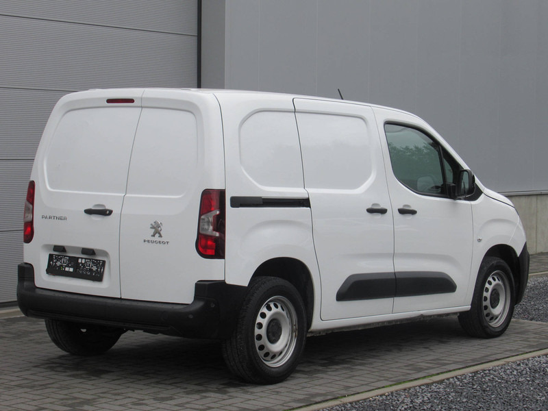 Peugeot Partner 1.5 BlueHDi Automatic - Furgon: slika 4 Peugeot Partner 1.5 BlueHDi Automatic - Furgon: slika 4