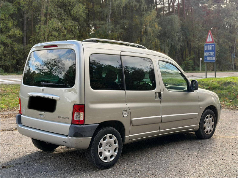 Peugeot Partner 1.6 HDI - Limuzina: slika 2 Peugeot Partner 1.6 HDI - Limuzina: slika 2