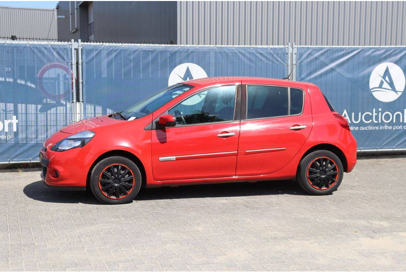 Renault Clio - Limuzina: slika 1 Renault Clio - Limuzina: slika 1