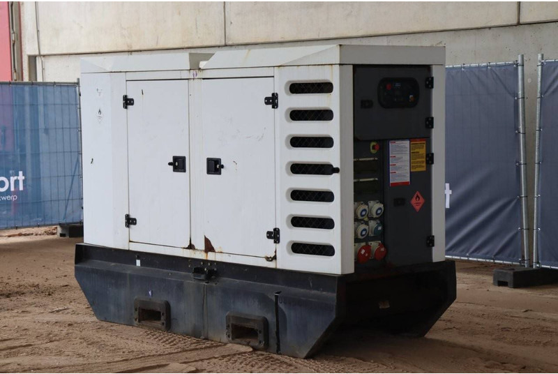 SDMO R110-C31 - Set generatora: slika 4 SDMO R110-C31 - Set generatora: slika 4