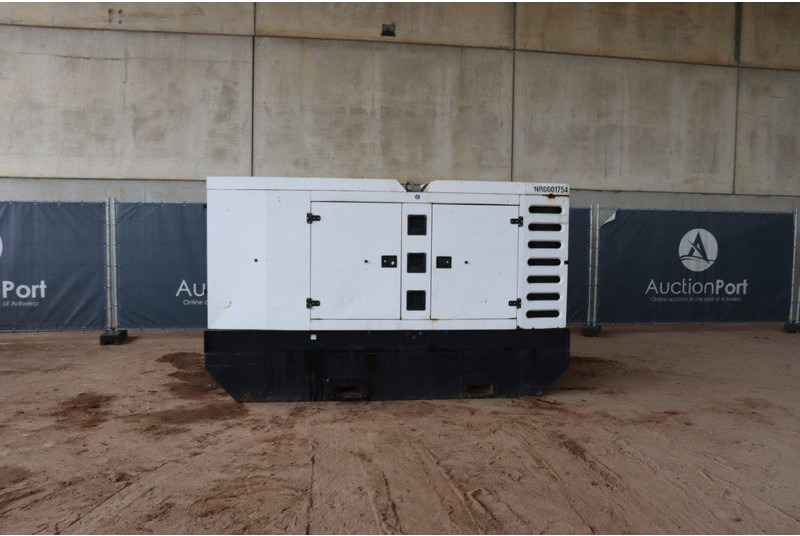 SDMO R220C3 - Set generatora: slika 1 SDMO R220C3 - Set generatora: slika 1
