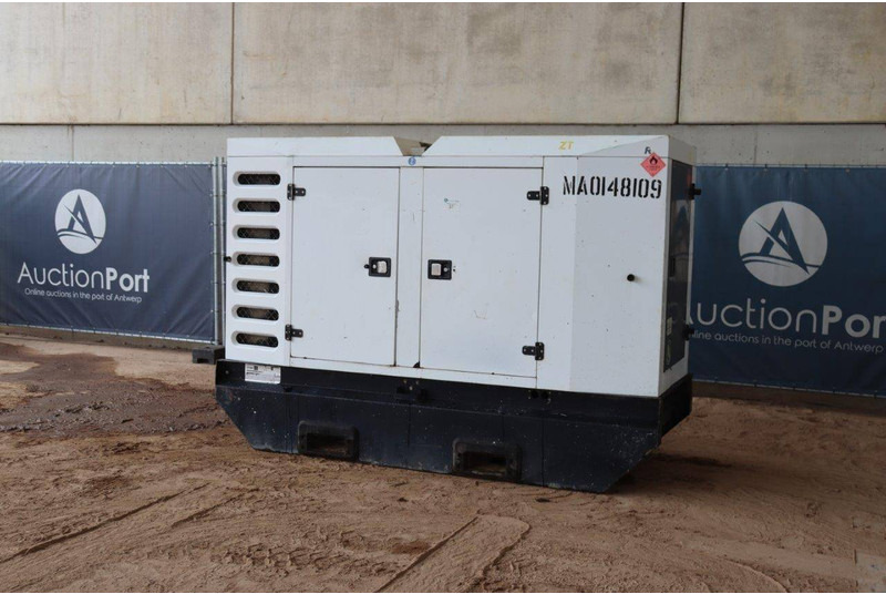 SDMO R90C3 - Set generatora: slika 3 SDMO R90C3 - Set generatora: slika 3