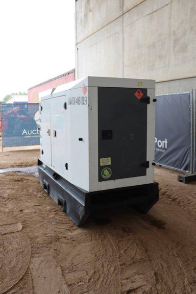 SDMO R90C3 - Set generatora: slika 4 SDMO R90C3 - Set generatora: slika 4