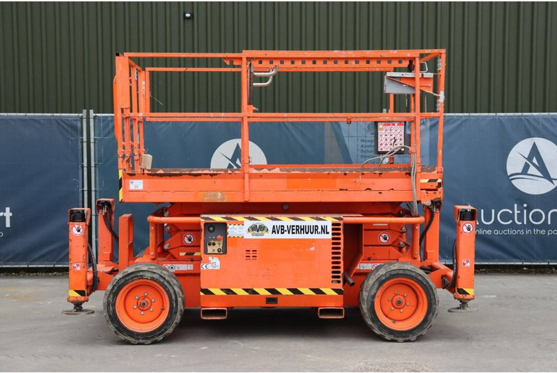 Skyjack SJ 6826RT - Lift u obliku makaza: slika 2 Skyjack SJ 6826RT - Lift u obliku makaza: slika 2